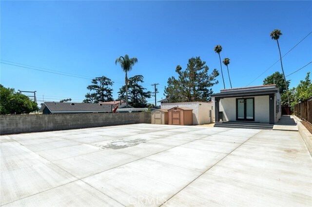 Building Photo - 5124 N Maywood Ave