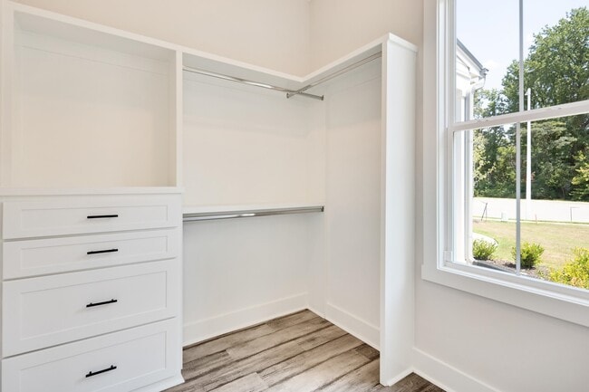 Building Photo - 5011 Jon Oak Dr