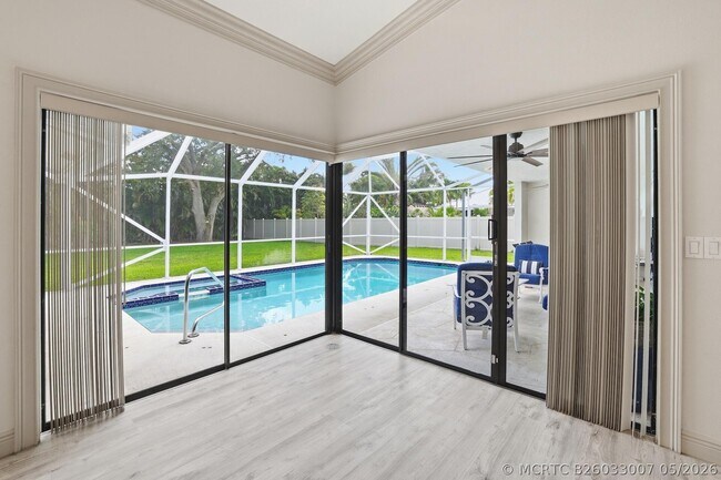 Building Photo - 15600 Rolling Meadows Cir