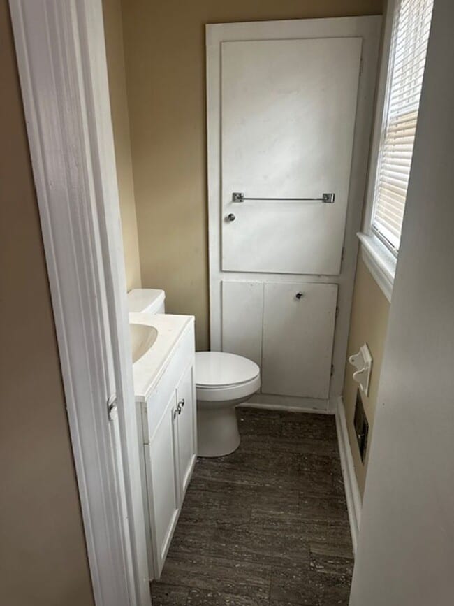 Building Photo - 1228 York St