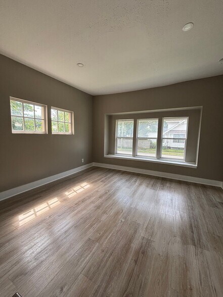 Building Photo - 501 Dequincy St