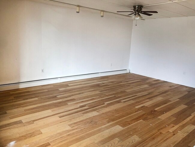 Building Photo - 269 Lake St