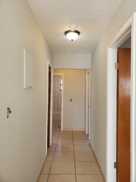 Building Photo - 1551 W 43rd Pl