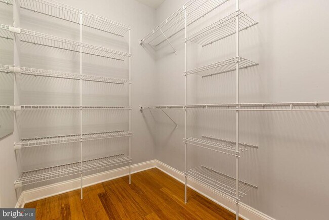 Building Photo - 153 Levering St