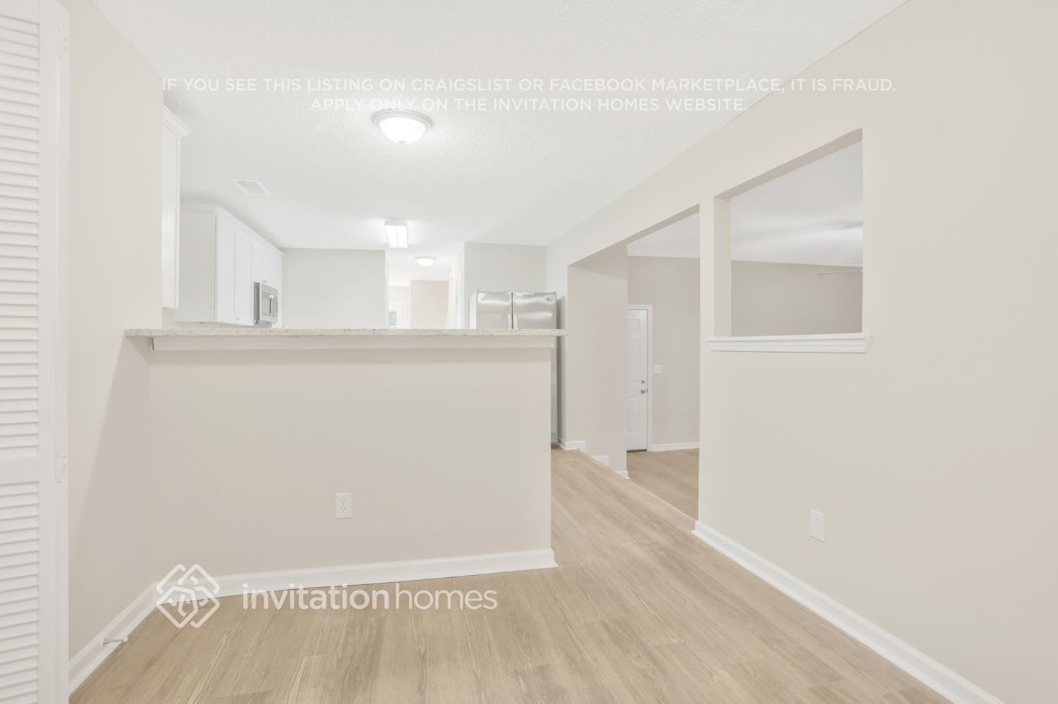 Building Photo - 3535 Oakshire Way SE