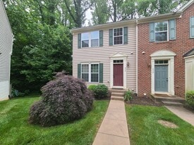 Building Photo - 832 Rock Creek Rd