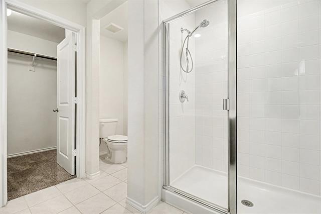 Building Photo - 717 English Dr