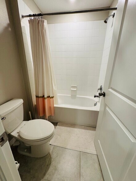 Building Photo - 7335 Canterbury Bells Ct