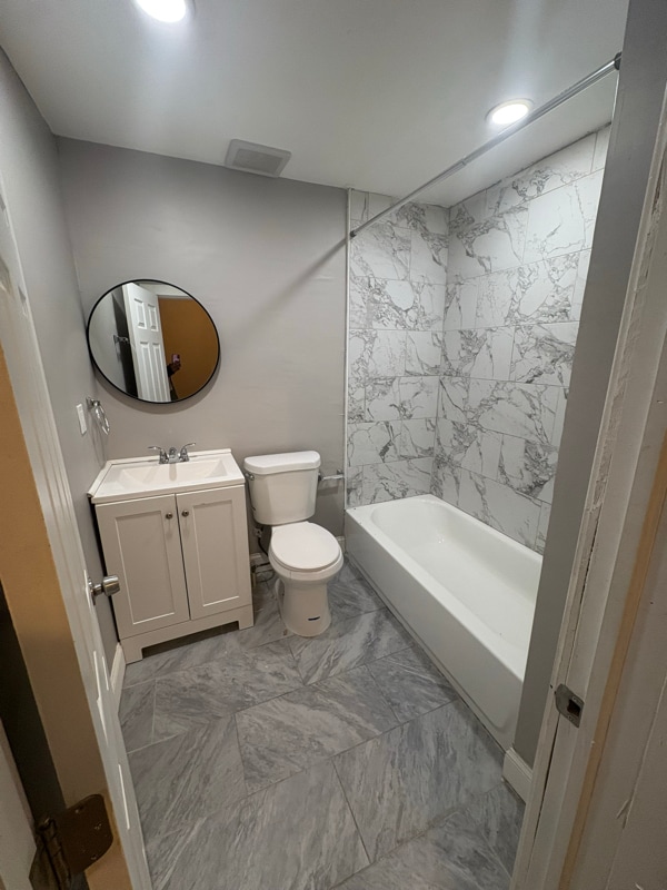 Building Photo - 3715 Oakmont Ave