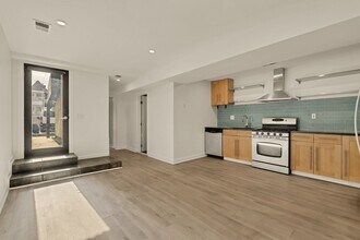 Building Photo - Bright and Spacious Terrace Level 2br in Mt. Pleasant!