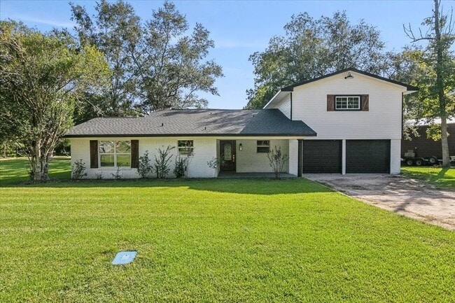 Building Photo - 215 Cypress Bend Dr