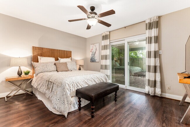 Building Photo - 1043 Grand Jct Dr