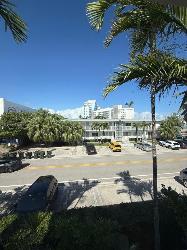 Building Photo - 10074 E Bay Harbor Dr