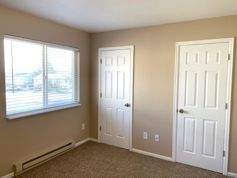 Building Photo - 1700 Erin Ct