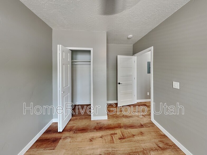 Building Photo - 563 Denver St