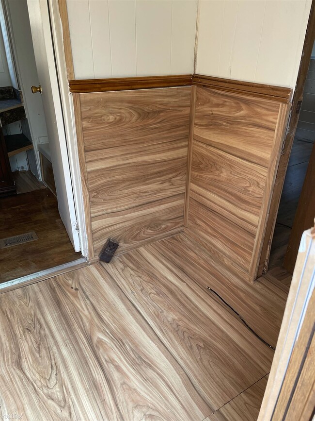Building Photo - 3 br, 1 bath Mobile Home - 117 Perry Street