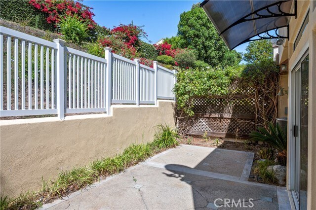 Building Photo - 21015 Tomlee Ave