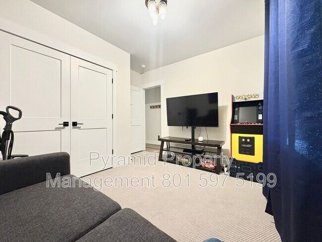 Building Photo - 1027 Wasatch Spring Rd