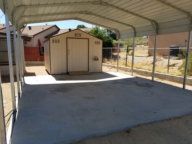 Building Photo - Cozy 2 bedroom home in Joshua Tree
