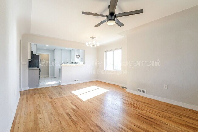 Building Photo - 322 N Raleigh St