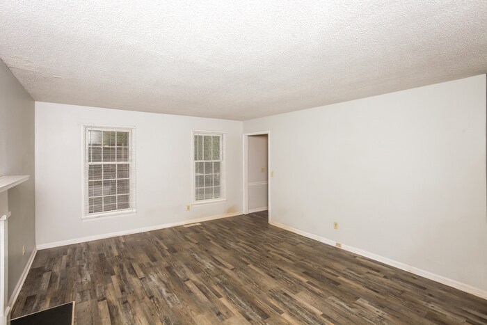 Building Photo - 1502 Willow Creek Ln