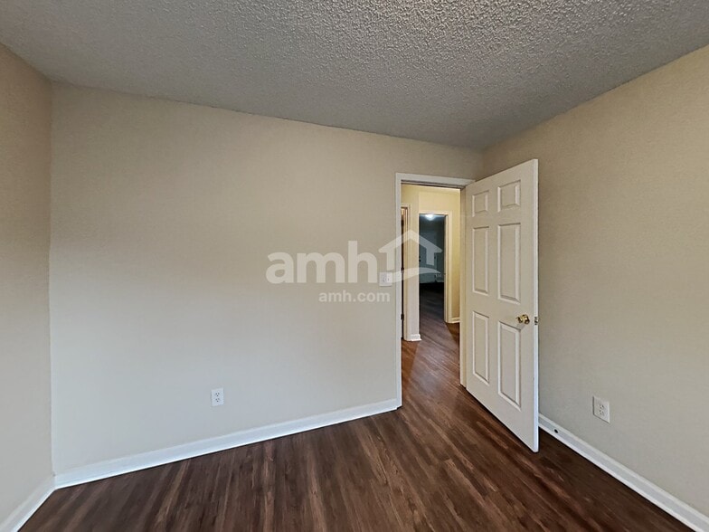 Building Photo - 5970 Water Oaks Dr