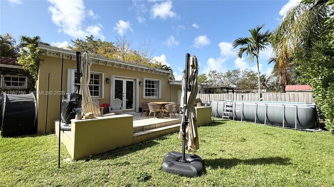 Building Photo - 5785 SW 54th Terrace