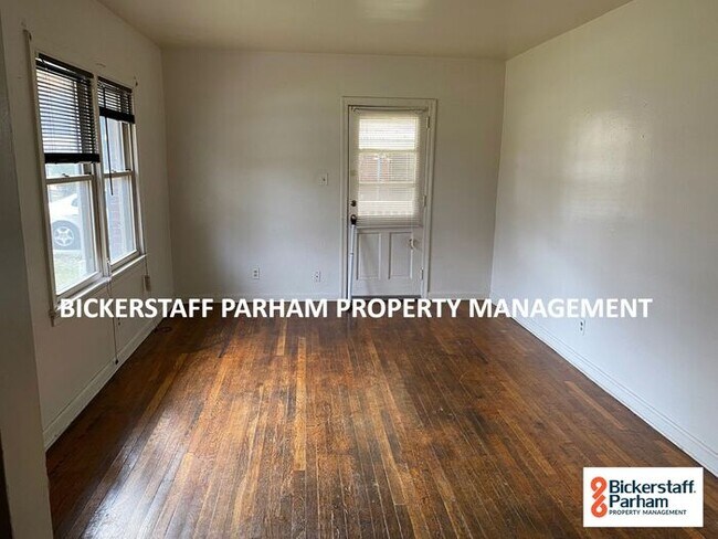 Building Photo - Located Off Of Fort Benning Rd!!
