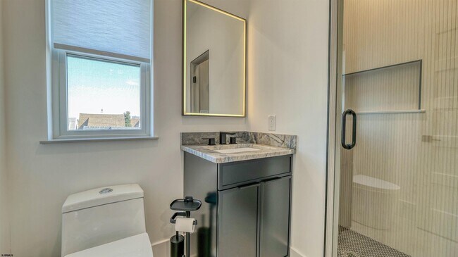 Building Photo - 107 N New Haven Ave