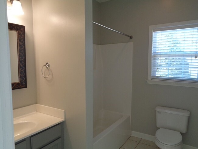 Building Photo - Kernersville Location-3 Bedroom House