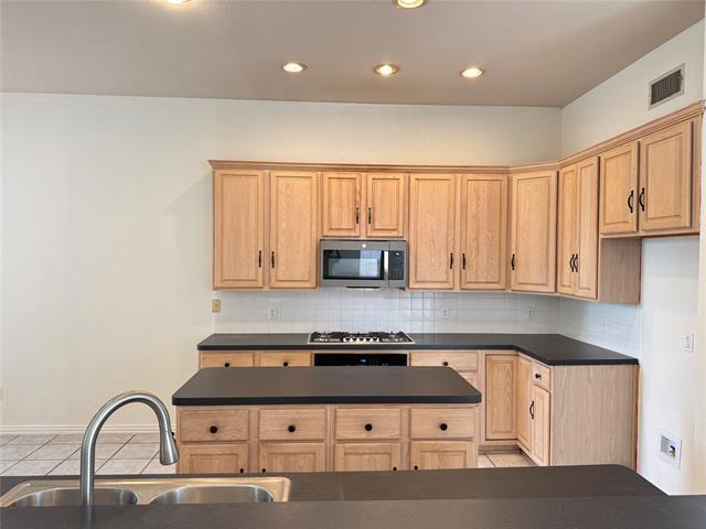 Building Photo - 3024 Sawtooth Dr