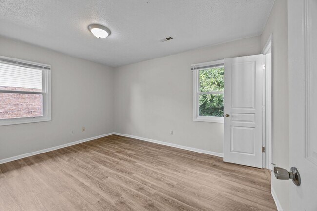 Building Photo - Fantastic 3 Bedroom Ranch home in SE Ralei...