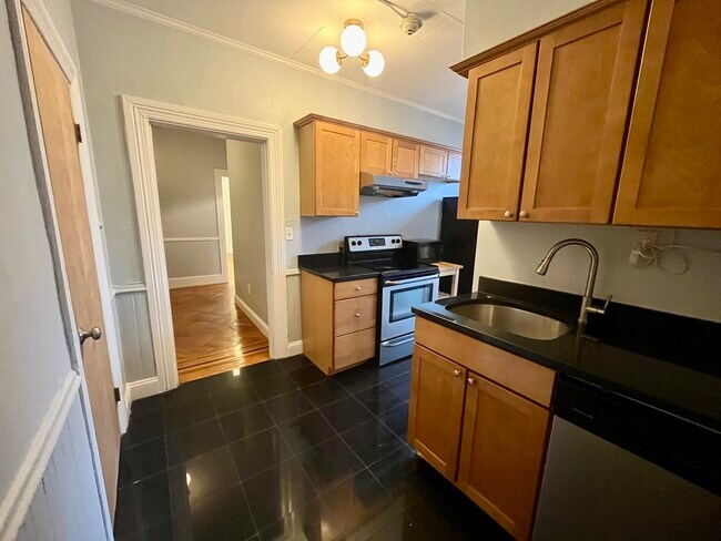 Building Photo - 300 Benefit St