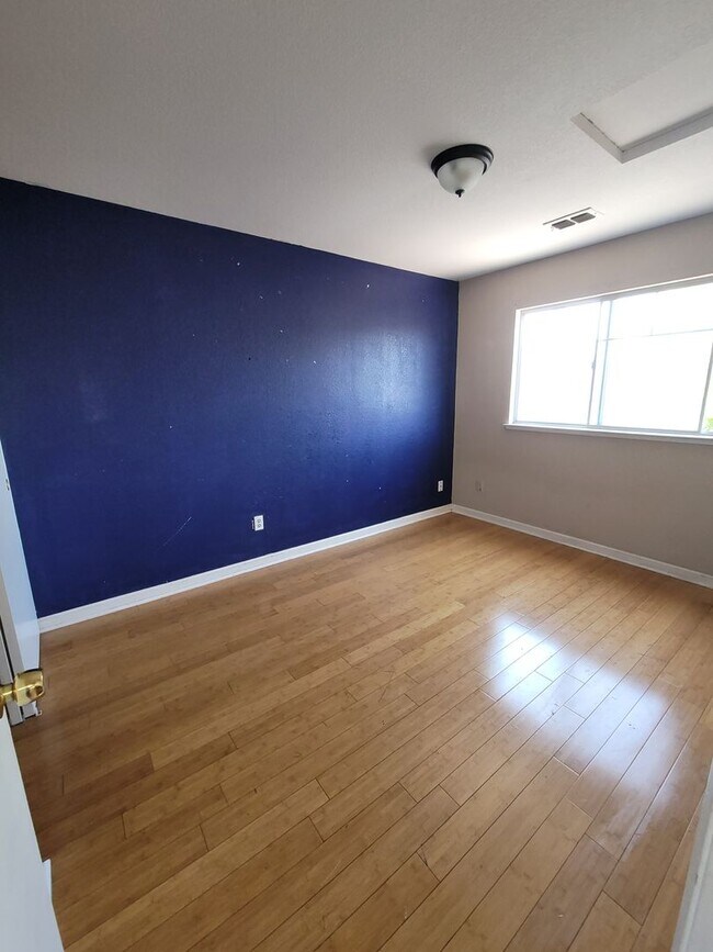 Building Photo - 1703 Diablo Creek Dr