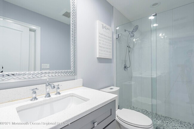 Building Photo - 16 Cypress Ave