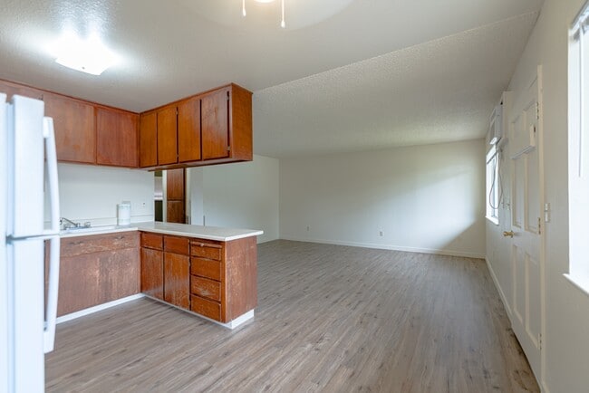 Building Photo - 1220 Fairview Dr