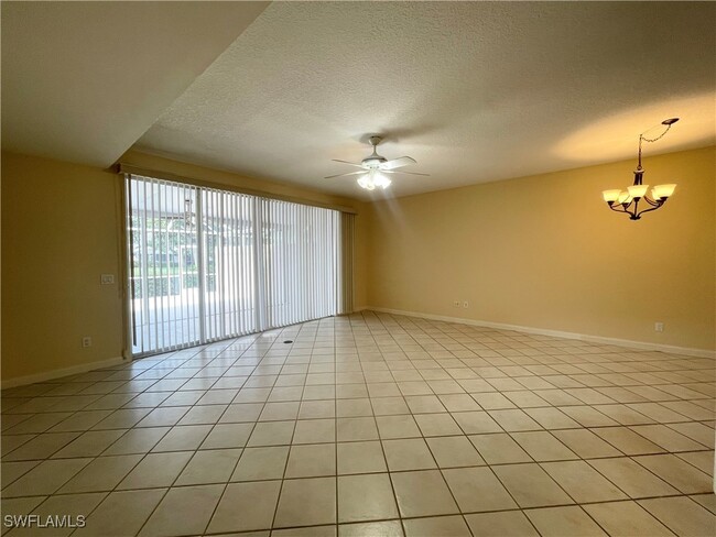 Building Photo - 5325 Cove Cir