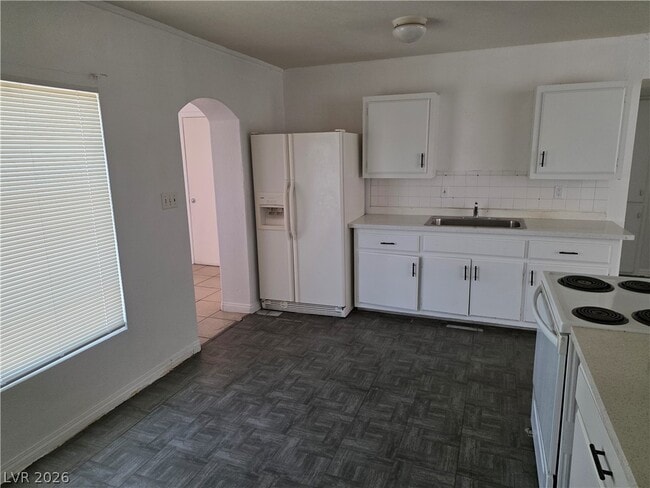 Building Photo - 2904 N Bassler St