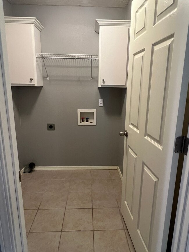 Building Photo - 105B Bailey Circle