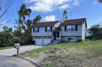 Building Photo - ***COMING SOON*** Beautiful 3 Bedroom, 2.5 Bath Home in the Cedar Bluff Area of Knoxville! Availa...