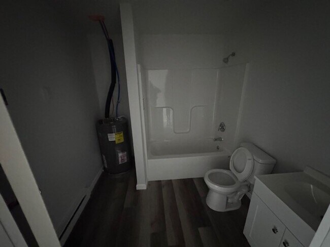 Building Photo - 229 E Catawissa St