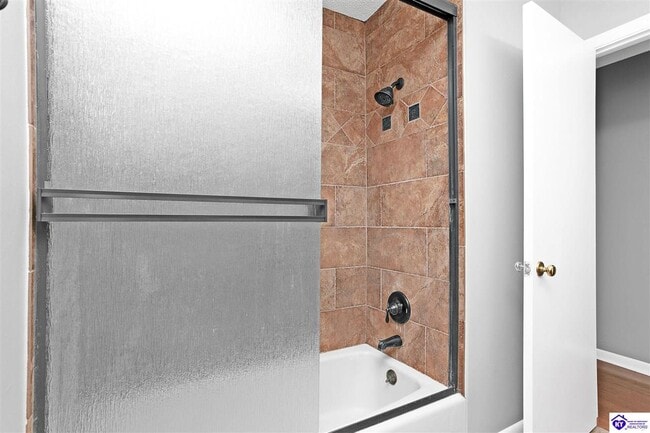 Building Photo - 705 Bon Aire Dr