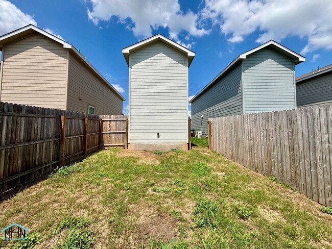 Building Photo - Welcome to the coolest little spot in San Antonio –A Charming Two-Story Tiny House for Rent!
