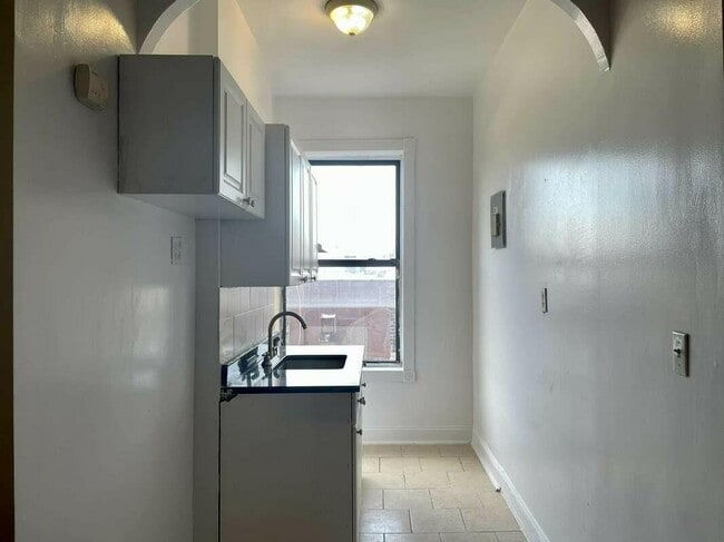 Building Photo - 41-47 St Nicholas Terrace,-