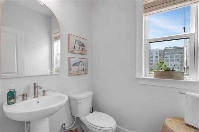 Building Photo - 2143 Burnside Dr NW