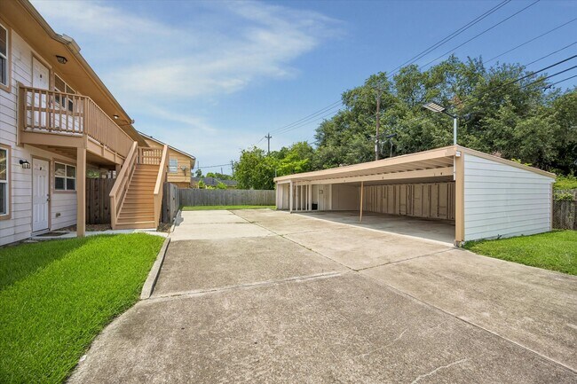Building Photo - 3237 Rosedale St