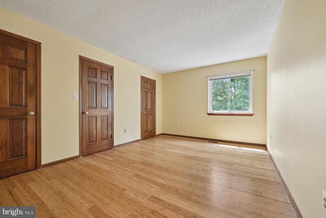 Building Photo - 153 Thoreau Dr