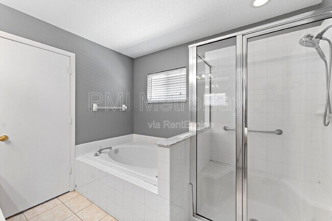 Building Photo - 1010 Summer Breeze Dr