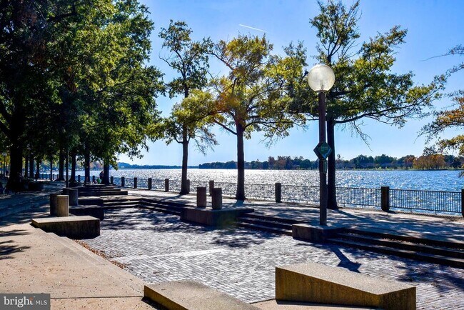 Building Photo - 73 G St SW