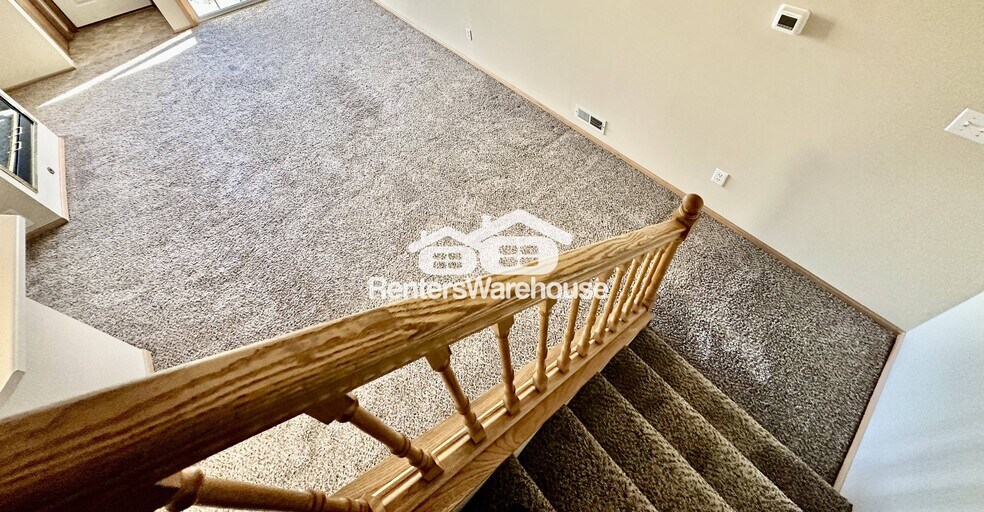 Building Photo - 1321 SE Delaware Ave